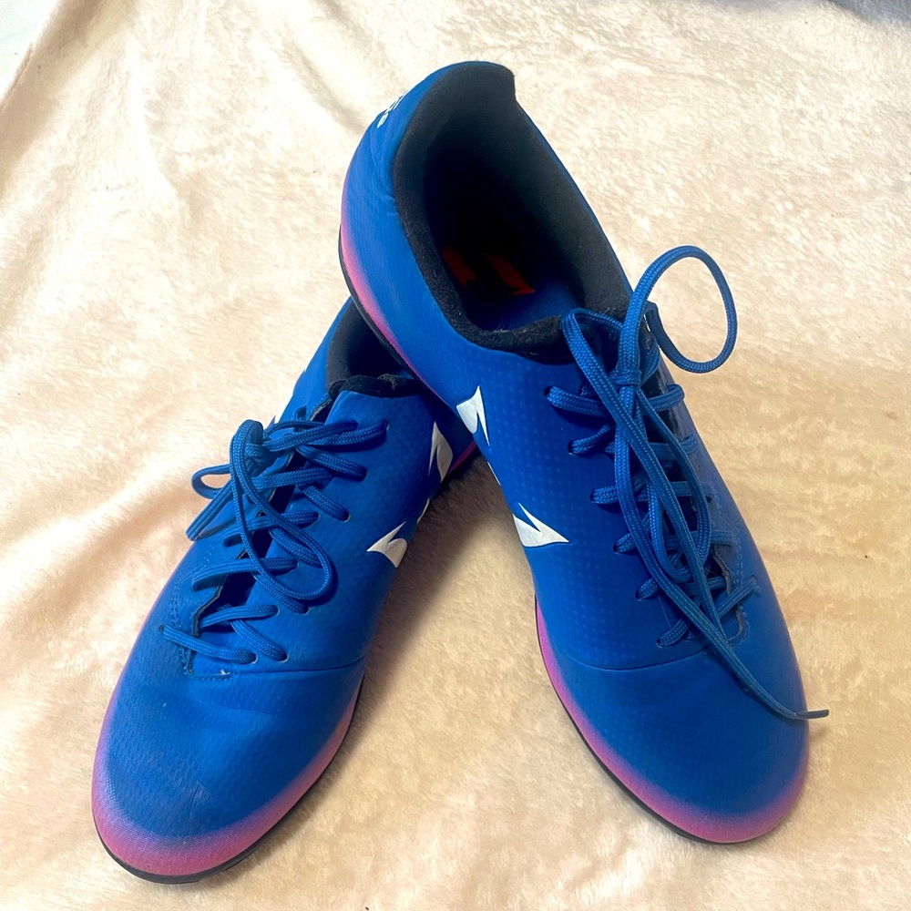 Adidas shoes for soccer